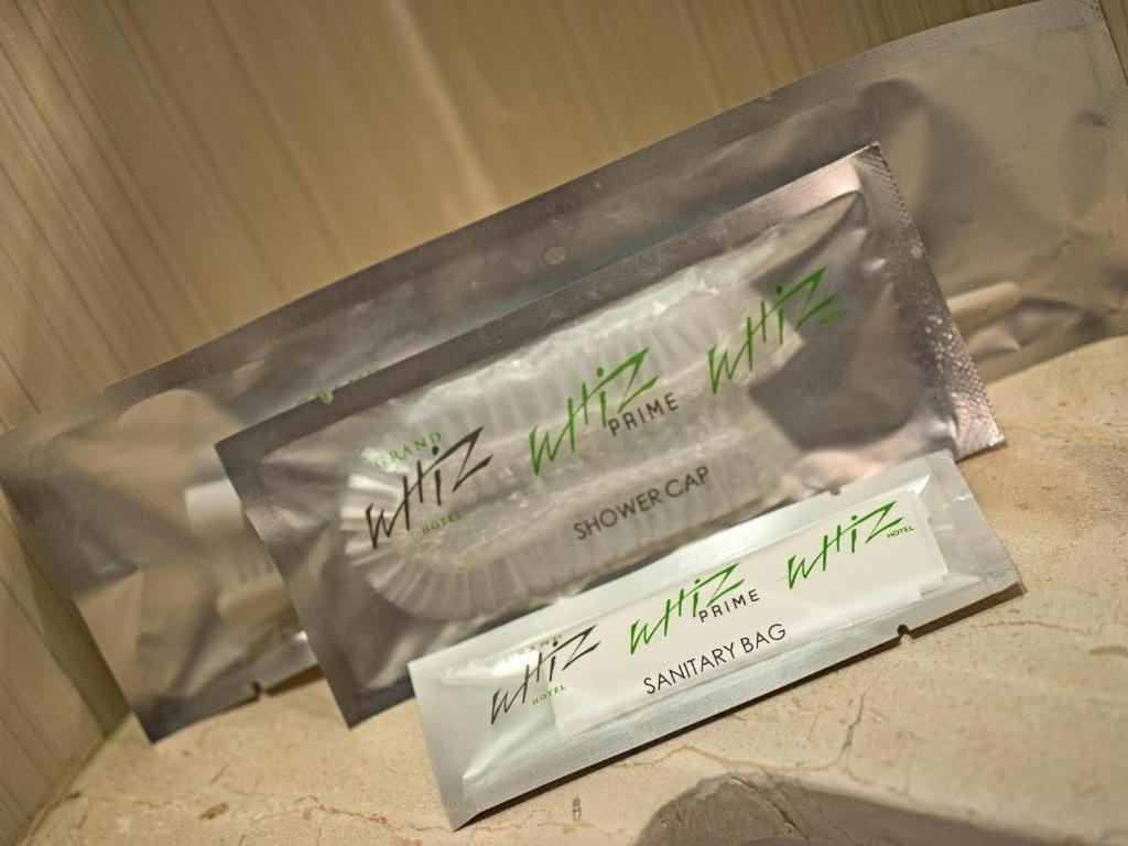 Whiz Prime Hotel Darmo Harapan Surabaya Exteriör bild