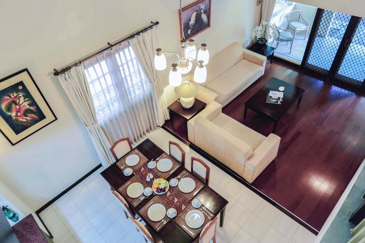 Whiz Prime Hotel Darmo Harapan Surabaya Exteriör bild